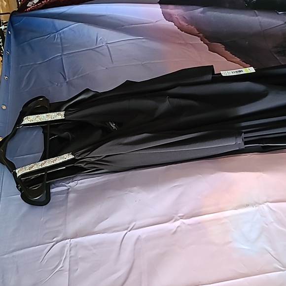 Nwt r& m richards black gown silver straps back zipper  size 18w - Picture 1 of 4
